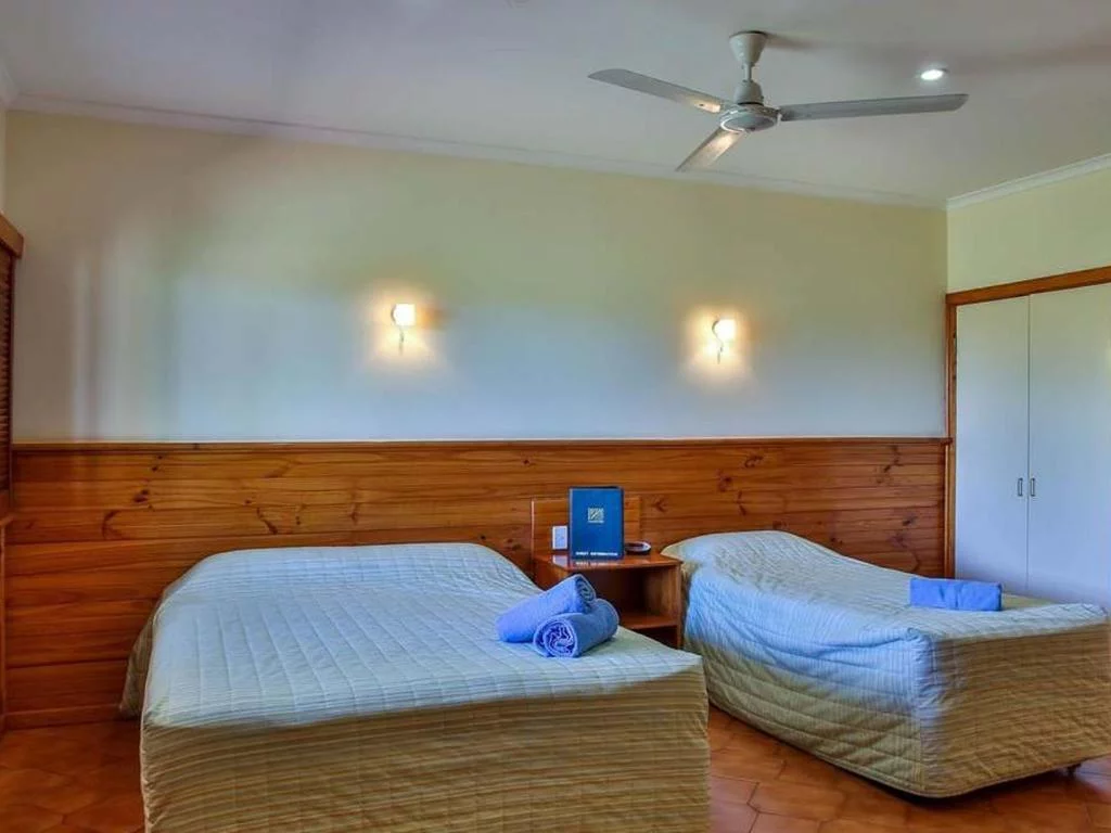 accommodation halls creek, kimberley hotel